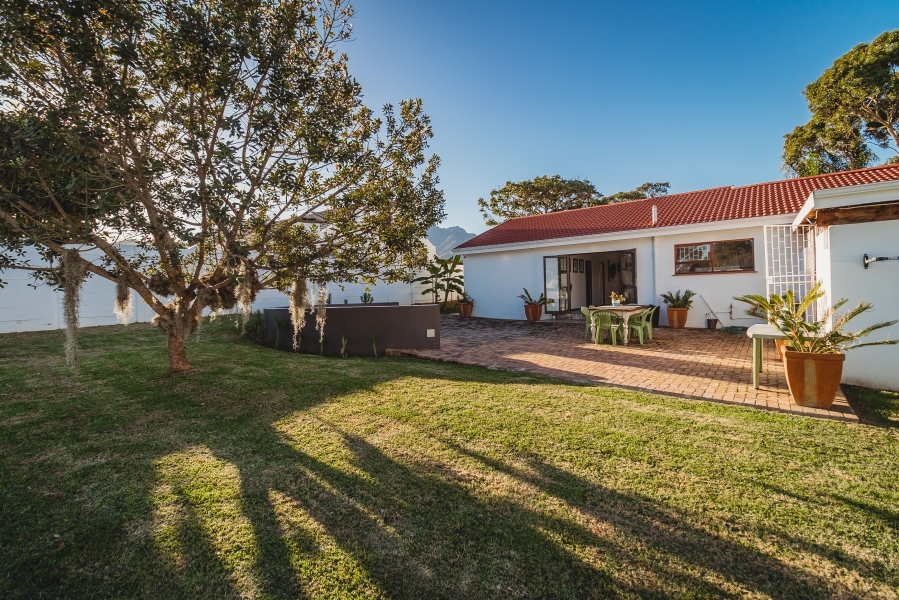 7 Bedroom Property for Sale in Loerie Park Western Cape